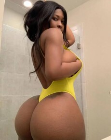Mia Ebony